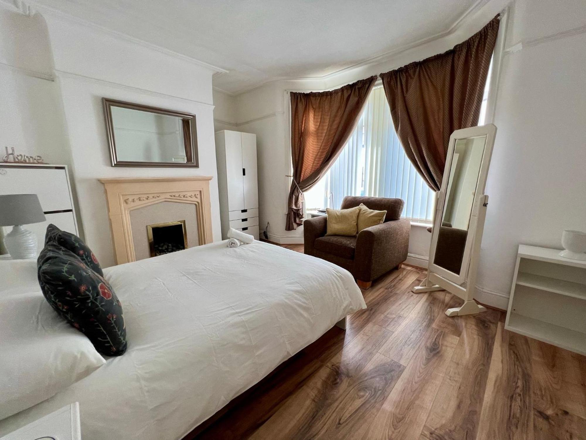 2025 Award Winner Liverpool Ivy House - 4 Bedrooms Екстер'єр фото